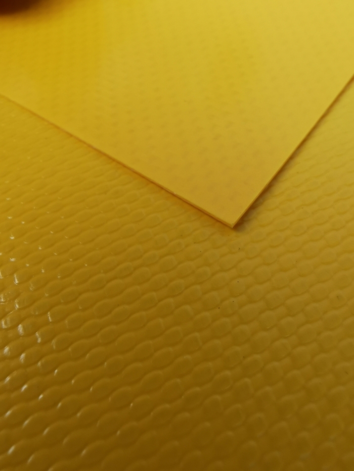  Citromsárga színű - UV álló - PVC ponyva - 250 cm széles
